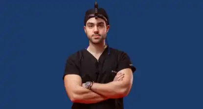 Dr. Youssef Gam, chirurgien esthétique .